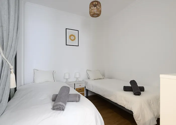 Hjs Plaza Ii Apartment *