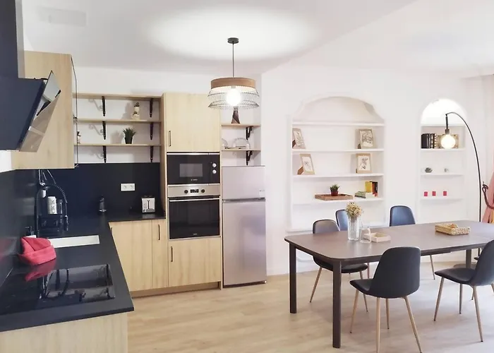 Hjs Plaza Ii Apartment *