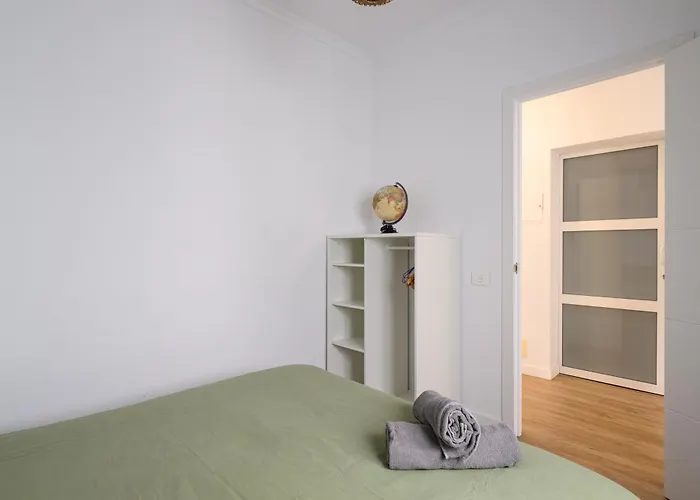 Hjs Plaza Ii Apartment