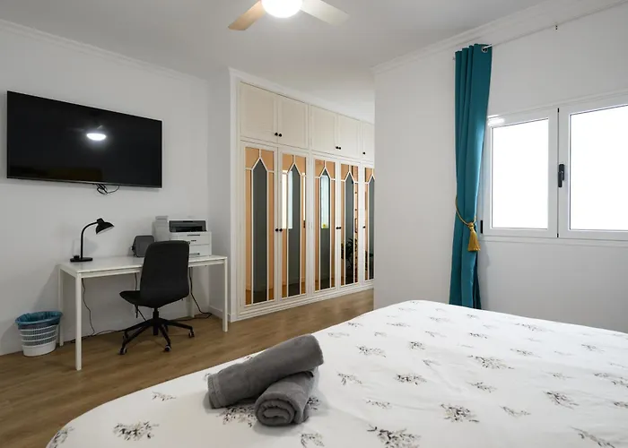 Hjs Plaza Ii * Las Palmas de Gran Canaria